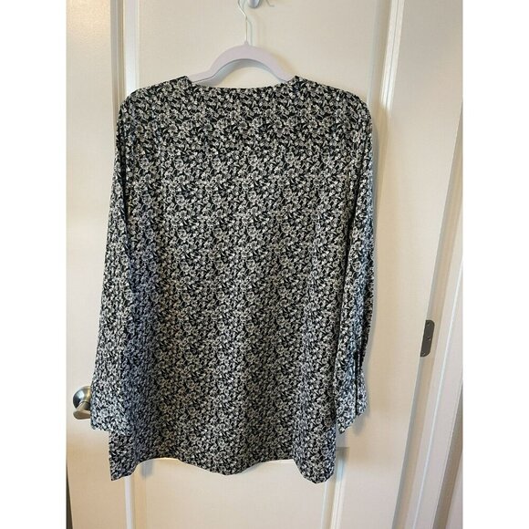 Madison Grey L Satin Top Long Sleeve VNeck Flowy Black/Ivory Floral Print - Picture 3 of 5